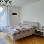 Pronajem Bytu V Luxusnim Rezidencnim Komplexu